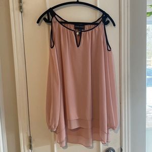 Frank Lyman light pink top